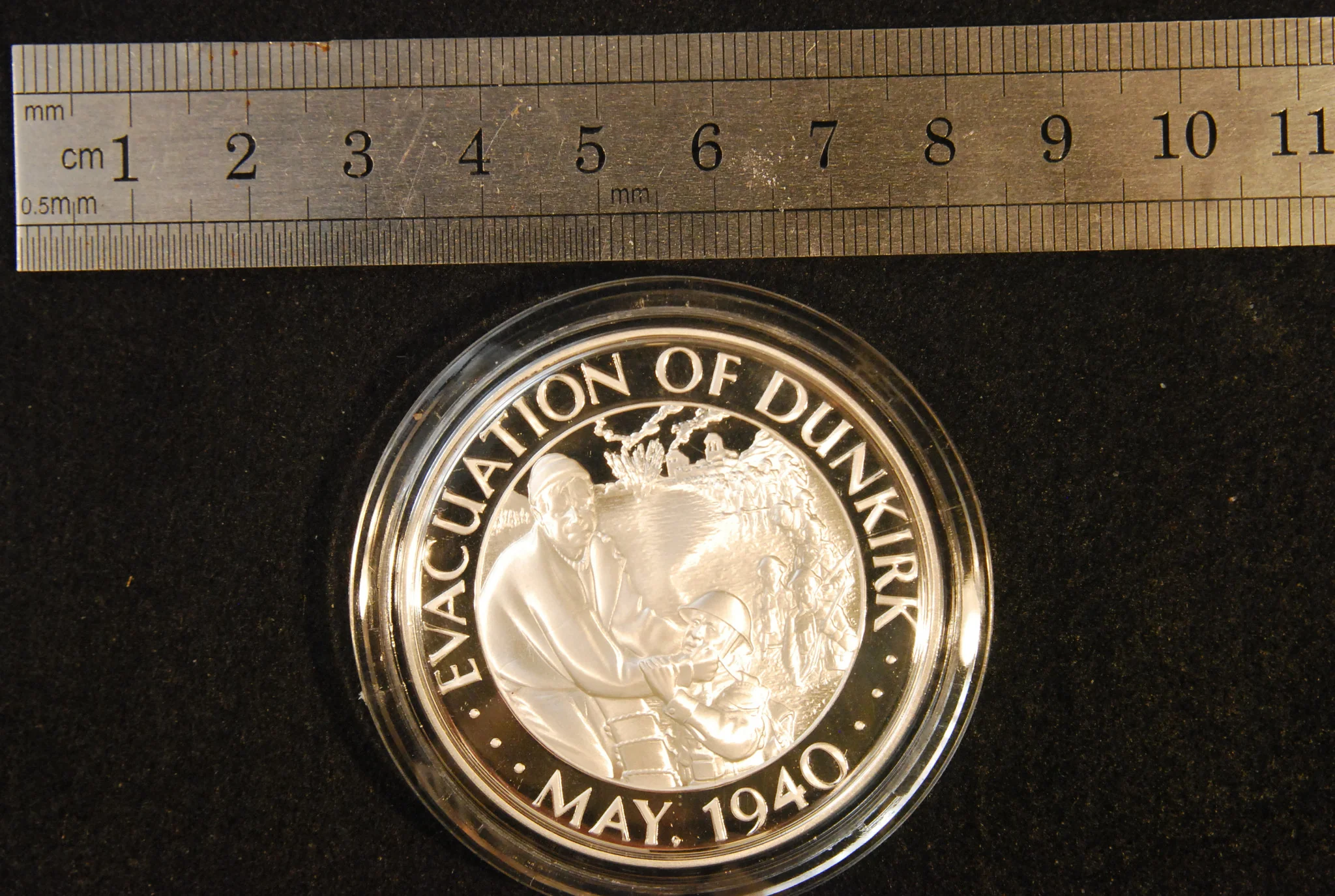 Winstons War 25 silver medal set issued by Spinks. - Image 5